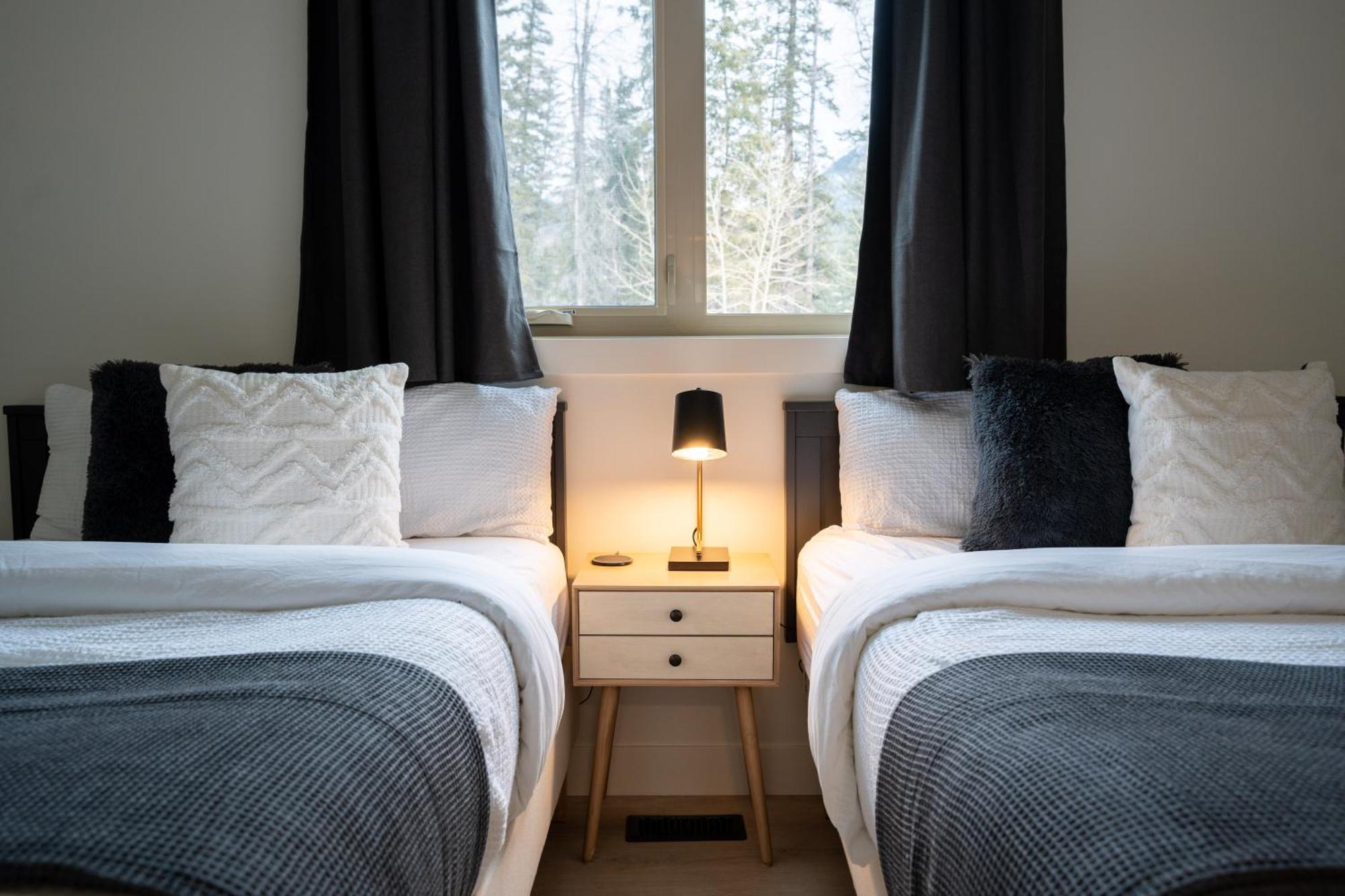 Grotto Canyon Chalet Кенмор Екстер'єр фото